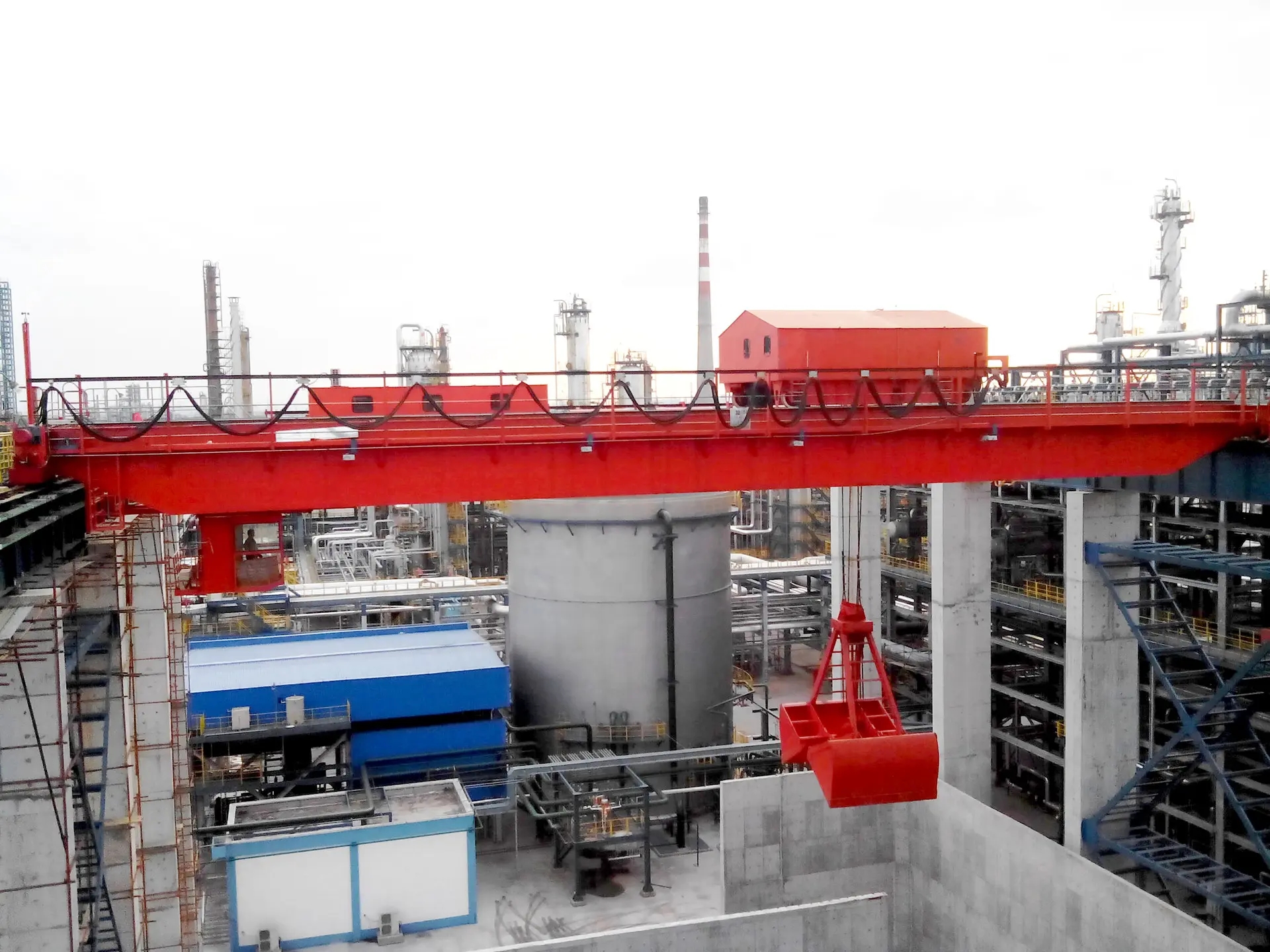 5噸、10噸QZ型雙梁抓斗橋式起重機(行車)技術參數 5噸、10噸QZ型雙梁抓斗橋式起重機(行車)技術參數