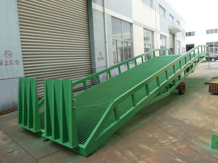 移動式液壓登車橋 移動式液壓登車橋