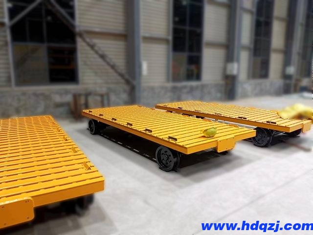 RGV電動(dòng)平車(chē)攜手托輥?zhàn)詣?dòng)裝卸設(shè)備 RGV電動(dòng)平車(chē)攜手托輥?zhàn)詣?dòng)裝卸設(shè)備