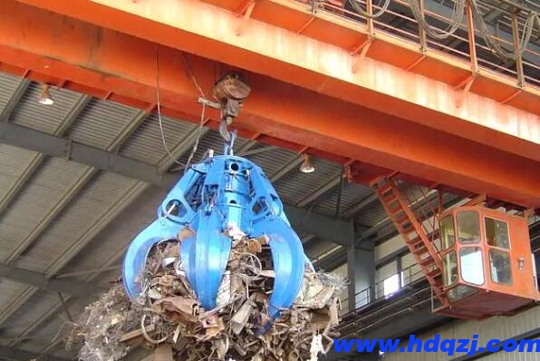 雙梁抓斗橋式起重機電動機的絕緣層構造，是根據電流量尺寸或是工作電壓多少明確?