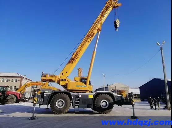 汽車起重機(jī)和輪胎起重機(jī)的7大區(qū)別 汽車起重機(jī)和輪胎起重機(jī)的7大區(qū)別